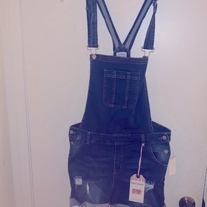 Short overalls